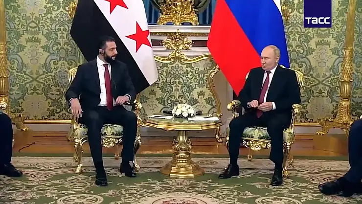 Suriye Cumhurbaşkanı Ahmed Şara, Rusya Devlet Başkanı Putin ile bir araya geldi
