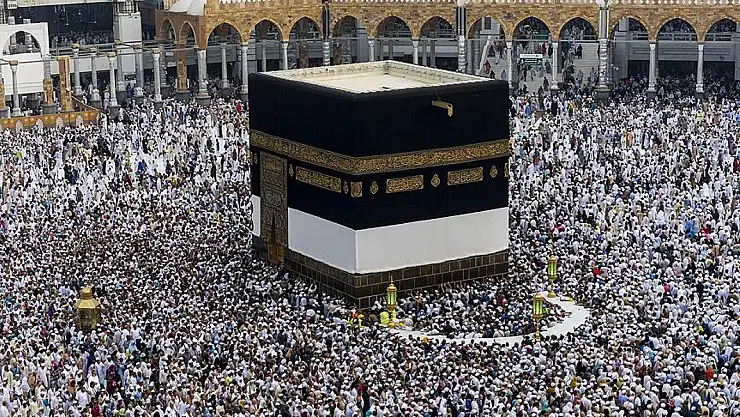 Suudi Arabistan'dan Mekke'ye girişlerde yeni kısıtlama: Hac vizesi olmayanlar giremeyecek!