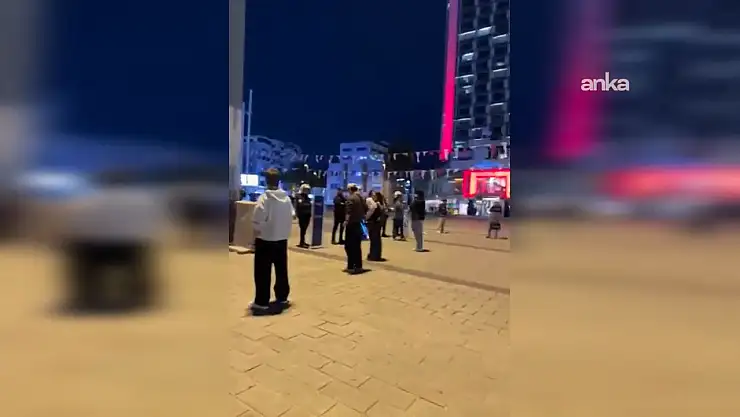 Taksim'de Duran Adam Eylemi Yapan 18 Genç Gözaltına Alındı