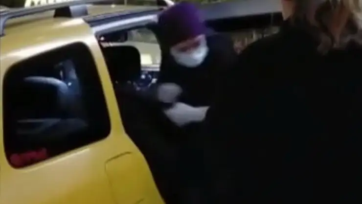 Taksiyle Hastaneye Giderken Doğum Yaptı