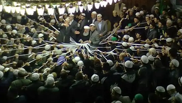 Tarikat şeyhlerinden ve bunların vekillerinden tövbe almak caiz mi?