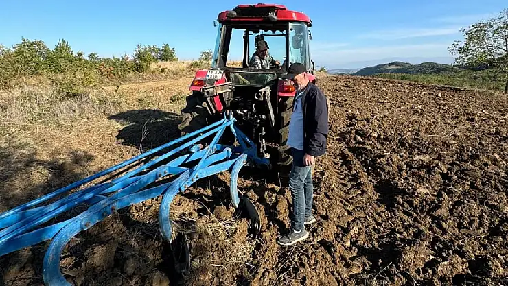 Tarlasını Sürerken Pulluğa Takılanı Görünce Hayatının Şokunu Yaşadı!