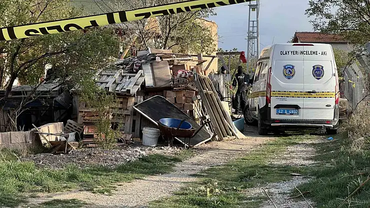 Tartıştığı eşini av tüfeğiyle öldürüp intihar etti