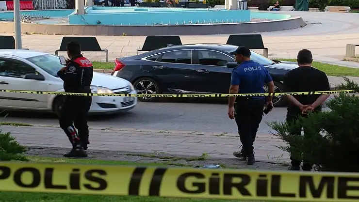 TBMM Önünde Silah Sesleri Havaya Ateş Açıldı