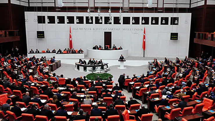 TBMM'ye sunuldu, Türkiye'de ilk 'yapay zeka' kanunu: Uymayanlara para ve hapis cezası yolda