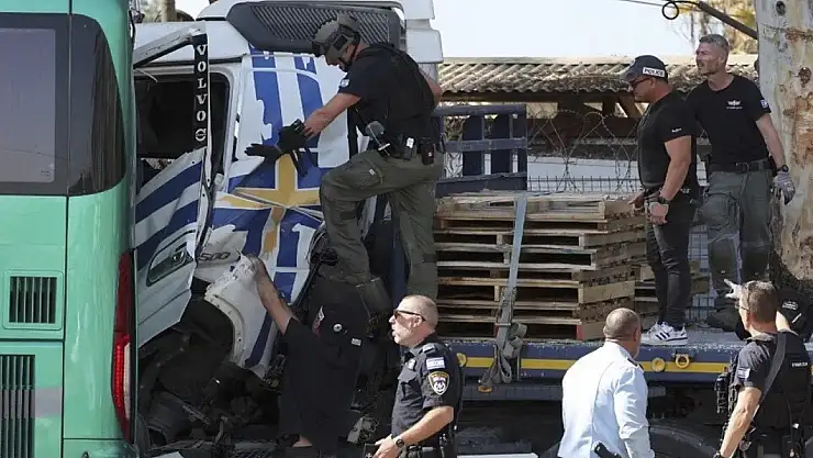 Tel Aviv'de Otobüs Durağına Saldırı! Çok Sayıda Ölü ve Yaralı Var
