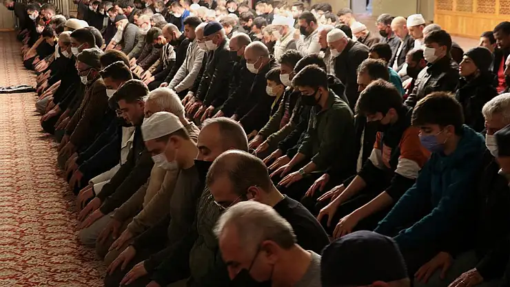 Teravih Namazı Kılarken Vefat Etti