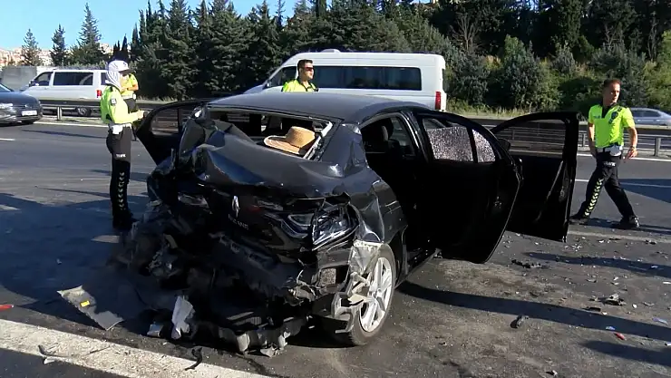 TIR 10 Araca Çarparak Durabildi: 5 Yaralı