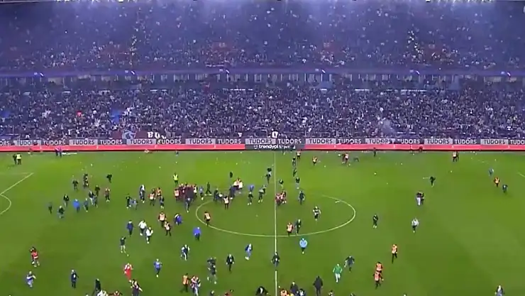 Trabzonspor Taraftarı ile Kavga Eden Fenerbahçeli Futbolcular Ceza Alacak mı?