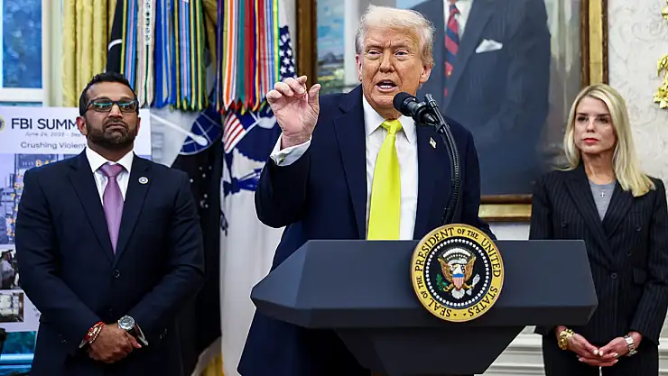 Trump, CIA'ye Venezuela'da operasyon yetkisi verdiğini doğruladı