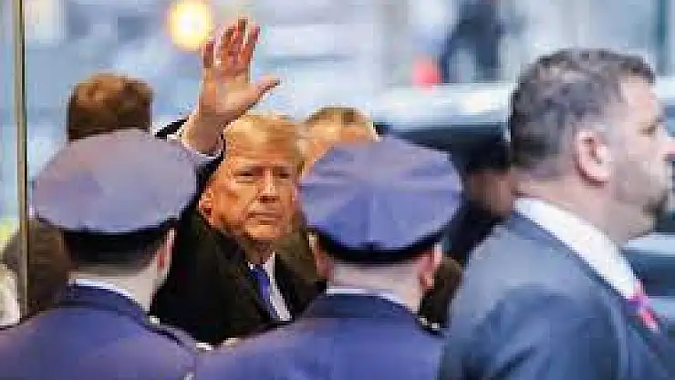 Trump'ın eski danışmanlarına saygısızlık suçundan hapis cezası