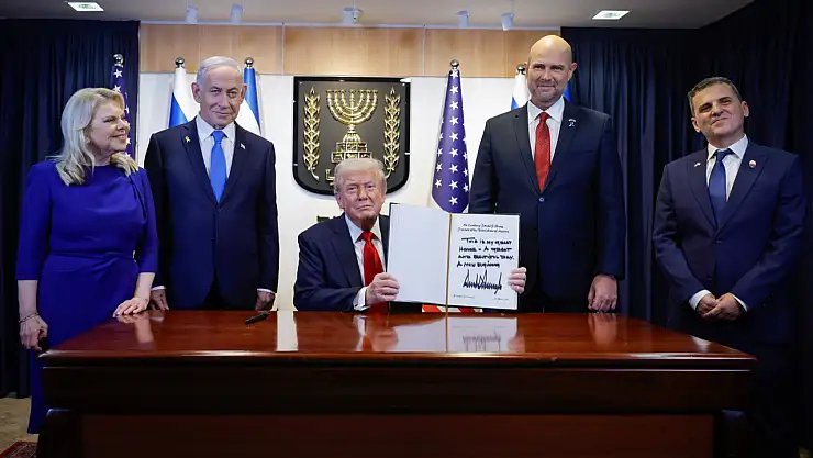 Trump, İsrail Parlamentosu Knesset'te defteri imzaladı: Savaş bitti