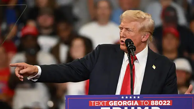 Trump, Meksika'ya yönelik ek gümrük vergisini 1 aylığına askıya aldı