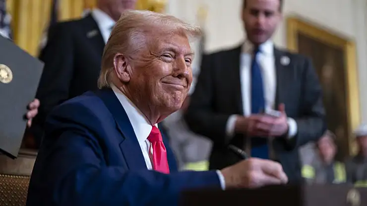 Trump'tan Hindistan'a Rus Petrolü Tehdidi