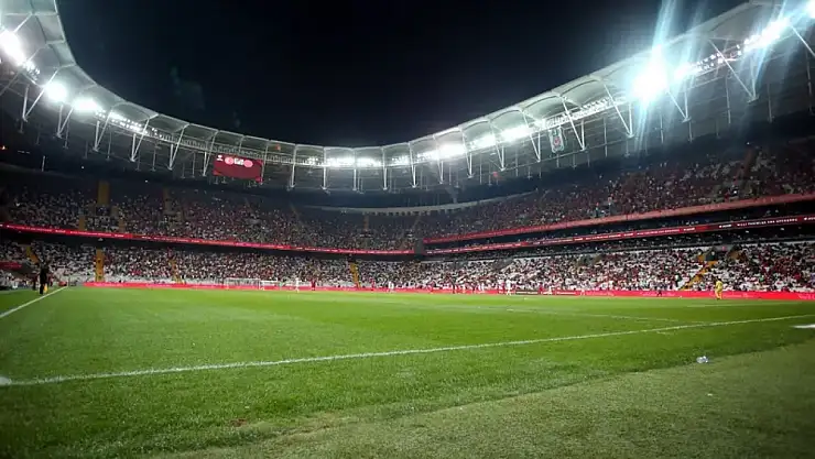 Türkiye - Romanya Maçına Beşiktaş Stadı Ev Sahipliği Yapacak