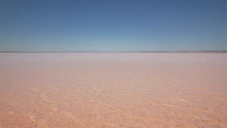 Tuz Gölü Pespembe Renge Döndü