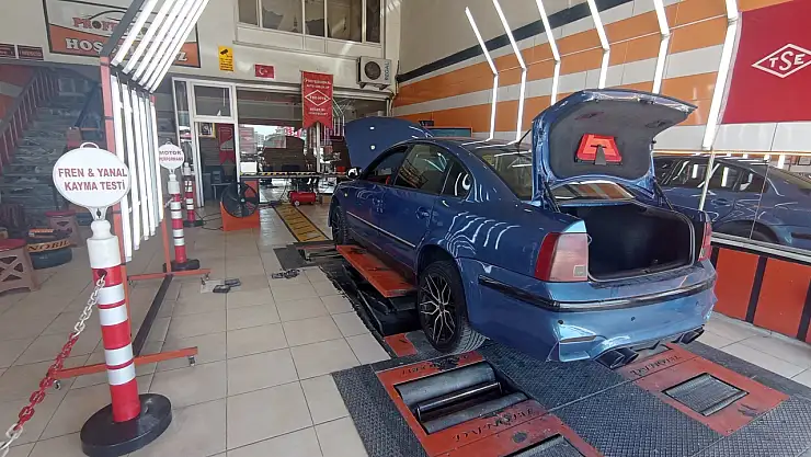 Üç Aracı Birleştirip Bir Otomobil Yapmışlar