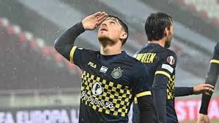 UEFA Asker Selamı Veren İsrailli Futbolcuyu Sadece Kınadı