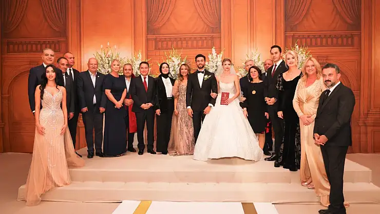 Ünlü Youtuber'ın düğününe siyasiler akın etti: Ali Babacan ve Mansur Yavaş da katıldı