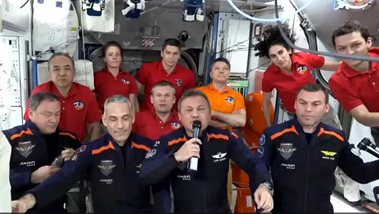 Uzaydan Türkiye'ye Eğitim ve Konferans