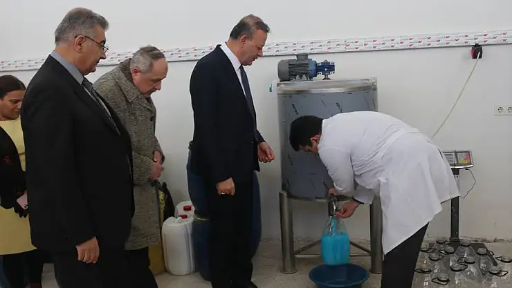 Van Gölü'nün Sodalı Suyundan Sıvı Sabun Üretildi