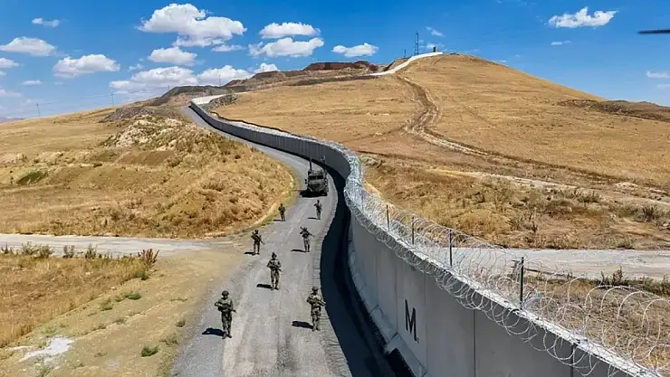 Van-İran sınırında inşa edilen güvenlik duvarının 204 kilometresi tamamlandı