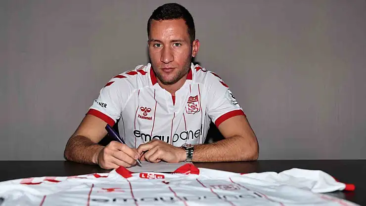 Veljko Simic resmen Sivasspor'da
