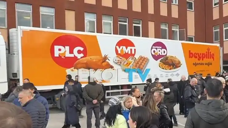 Yangında cenazeler için gelen 'kızarmış piliç' tırı tepkiye neden oldu