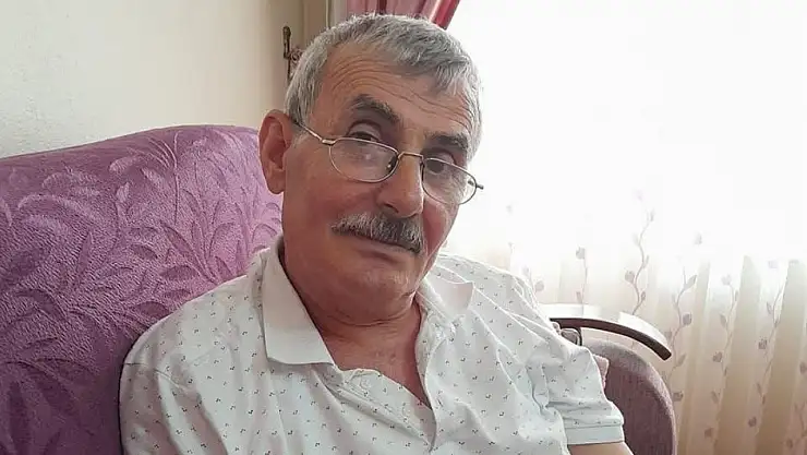 Yere yığıldı, üzerinden geçen otomobilin altında can verdi!