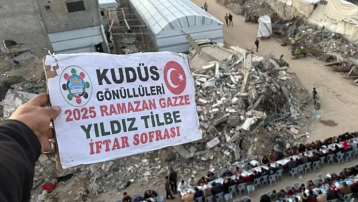 Yıldız Tilbe Gazze'de Binlerce Kişiye İftar Verdi