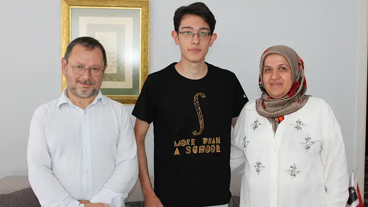 YKS Türkiye Birincisi Arda Tercih Edeceği Üniversiteyi Anlattı