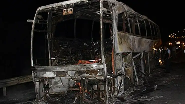 Yolcu Otobüsü Alev Alev Yandı! Facia Kıl Payı Atlatıldı