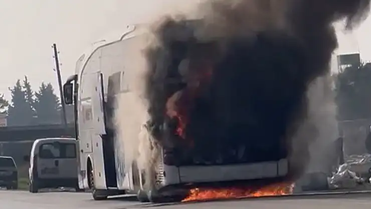 Yolcu otobüsü alevlere teslim oldu