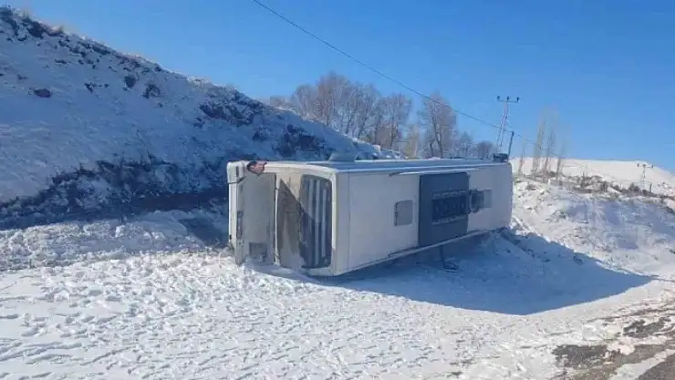 Yolcu Otobüsü Feci Kaza Yaptı! Panik Anı Kamerada