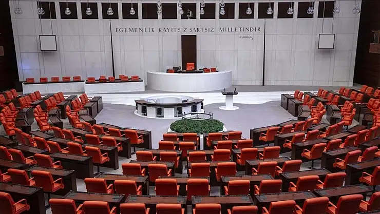 Zeytinliklerin madencilik faaliyetlerine açılmasını içeren kanun teklifinin ilk 11 maddesi kabul edildi