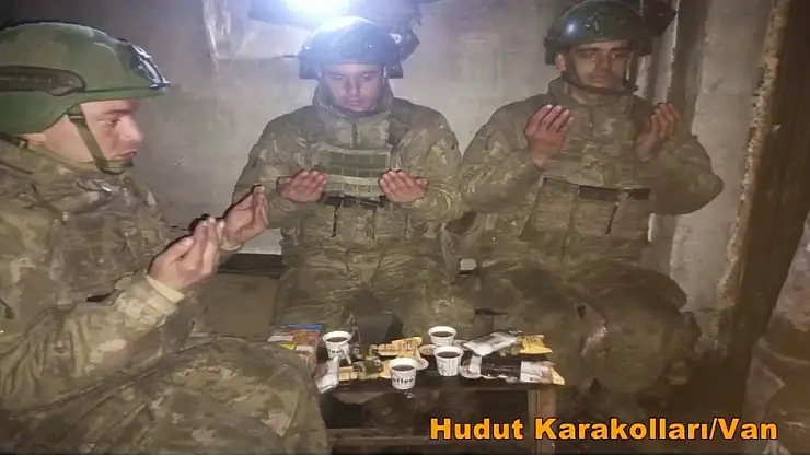 Zor Şartlarda Görev Yapan Mehmetçikten İlk Sahur