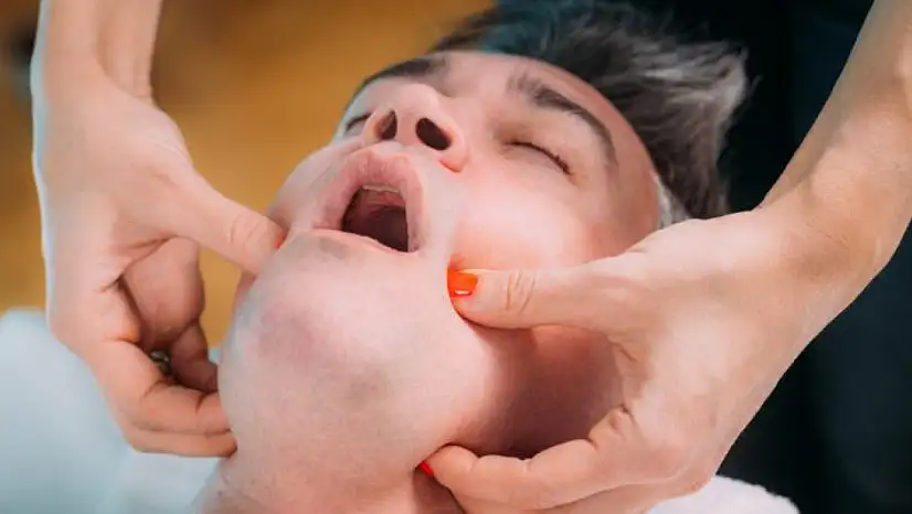 Bu Hastalığa Dikkat! Tedavi Edilmezse Yüz Felcine Neden Oluyor