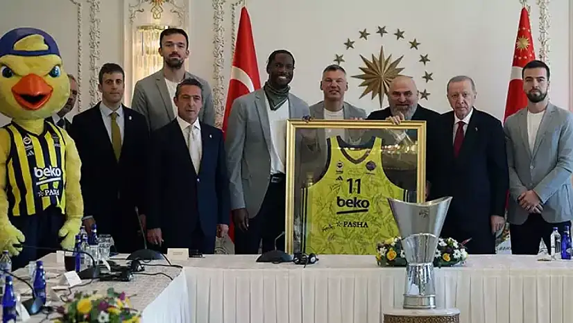 Cumhurbaşkanı Erdoğan, EuroLeague şampiyonu Fenerbahçe Beko'yu kabul etti