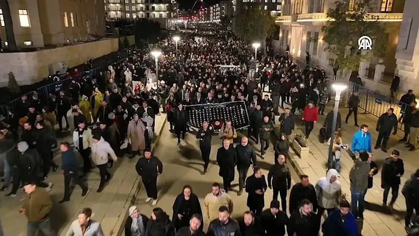 Depremlerde Yaşamını Yitirenler Sessiz Yürüyüşle Anıldı