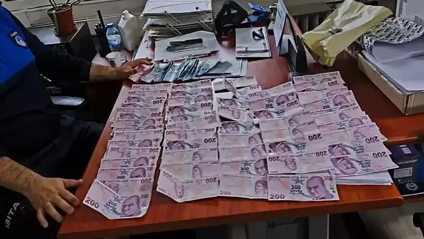 Dilencinin üzerinden 12 bin 200 lira çıktı