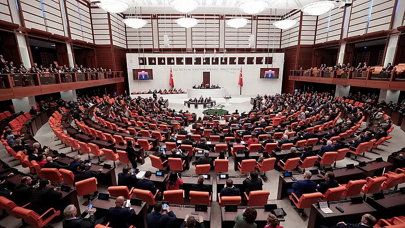 Emekli maaşı kanununa kahkaha: Bozdağ'dan sert uyarı