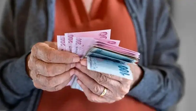 En Düşük Emekli Maaşı Teklifi Meclis'te Kabul Edildi