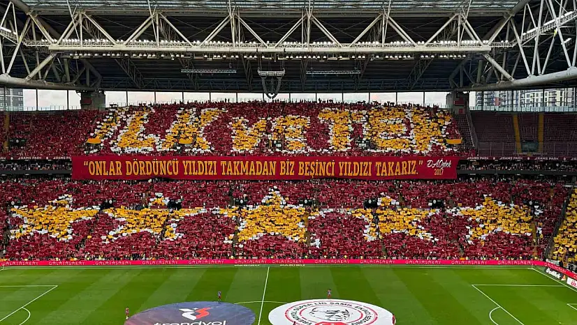 Galatasaray taraftarından, şampiyonluk koreografisi