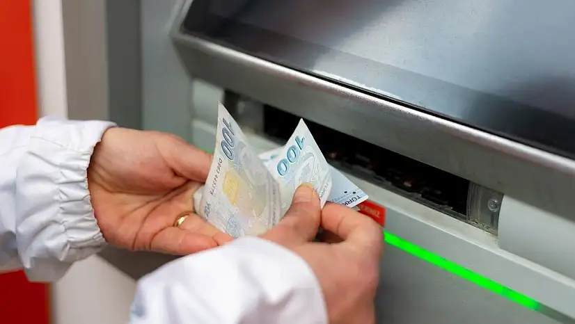 Kritik Uyarı Geldi ATM'den Böyle Para Çekenler Aman Dikkat