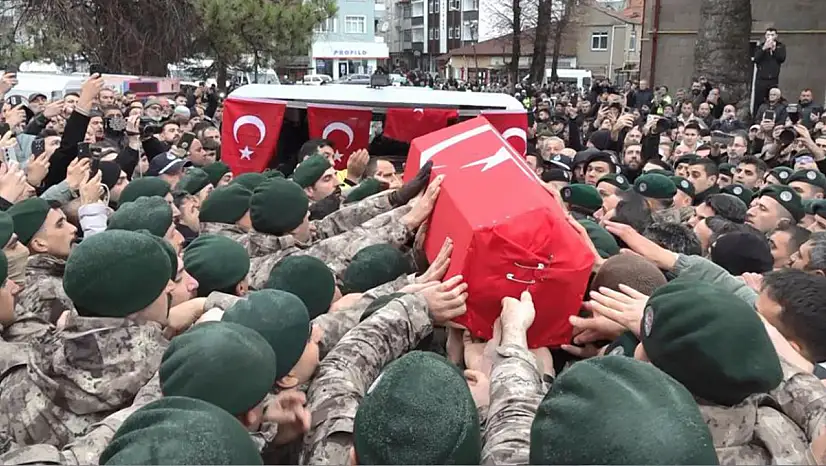 Şehit Polis, Görev Arkadaşlarının Omzunda Dualarla Uğurlandı