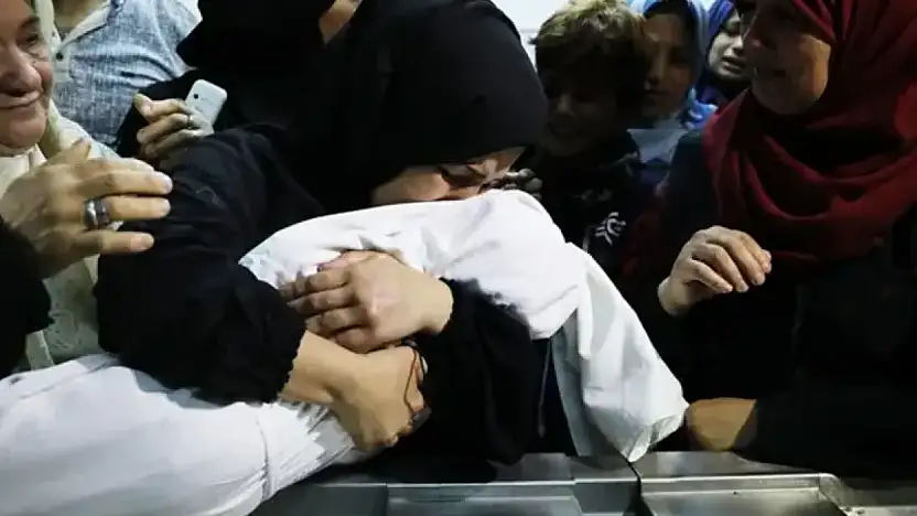 İsrail'in Gazze'ye Saldırılarında Can Kaybı 71 Bin 384'e Yükseldi