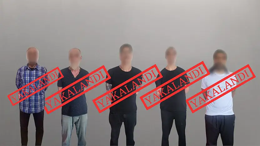 Kırmızı Bültenle Aranan 5 Suçlu Türkiye'ye İade Edildi