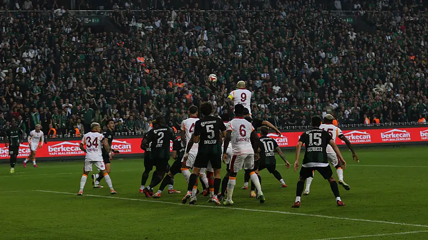 Kocaelispor, Galatasaray'ı Devirdi! Sarı-Kırmızılıların Yenilmezlik Serisi Sona Erdi