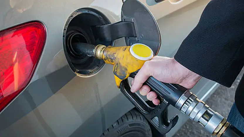 Litresi 50 Lirayı Aştı: Benzin ve Motorine Perşembe Günü Dev Bir Zam Daha Geliyor!