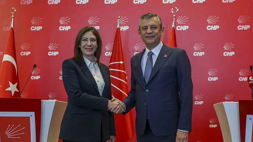 Özgür Özel KKTC'deki Cumhuriyetçi Türk Partisi  Genel Başkanı Sıla Usar İncirli İle Bir Araya Geldi